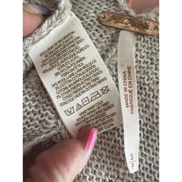 RARE Vintage Free People Beige Embellished Sequin Trim & Keyhole Back Boho Knit - Picture 14 of 15